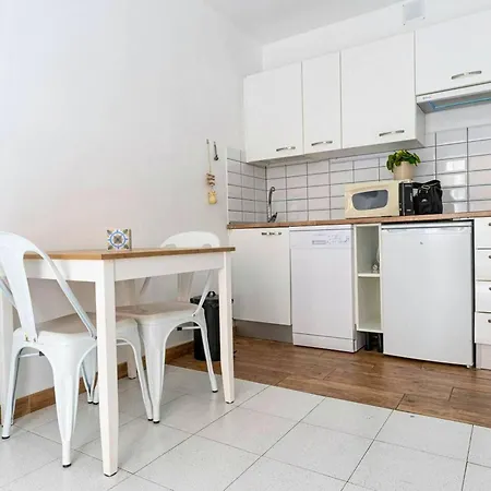 Cosy In 40 M² Close To The Κοραλέχο