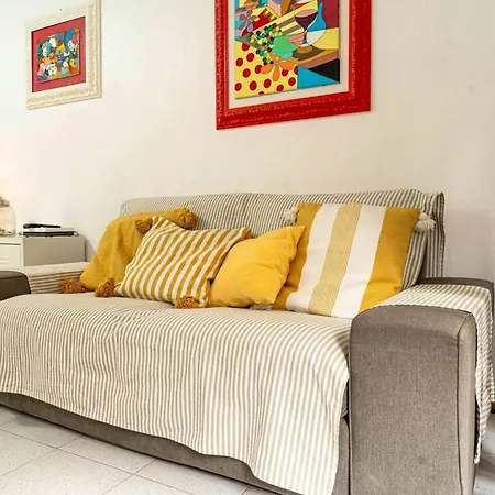 Διαμέρισμα Cosy In 40 M² Close To The